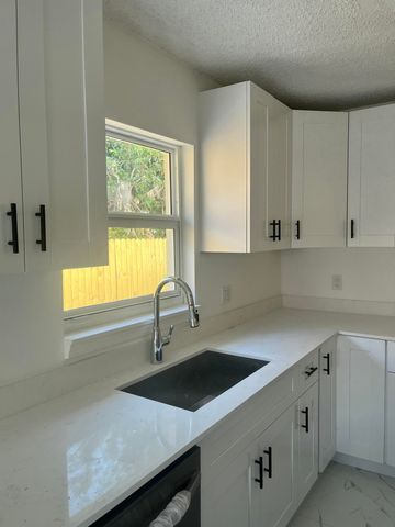 2747 Summit Boulevard, West Palm Beach, FL 33406
