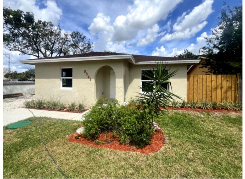 2747 Summit Boulevard, West Palm Beach, FL 33406
