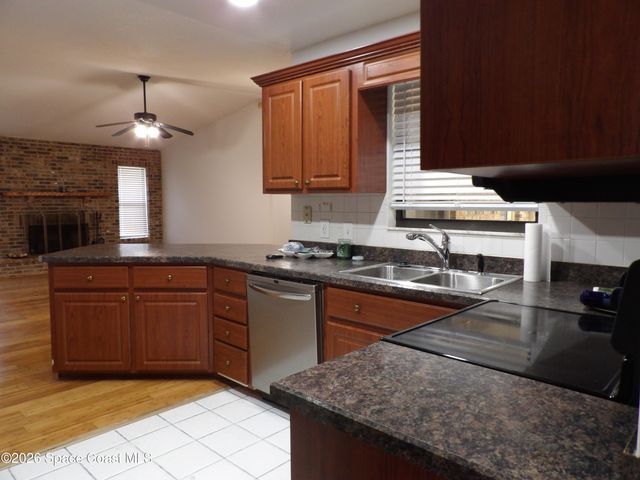 1291 Ein Court NW, Palm Bay, FL 32907