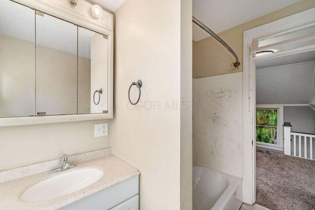 2339 Summit Street, Columbus, OH 43202