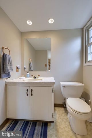 34 EAGLE LN, Reading, PA 19607