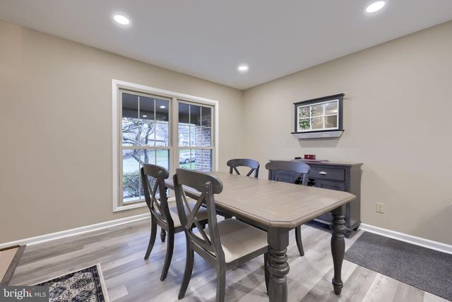 34 EAGLE LN, Reading, PA 19607