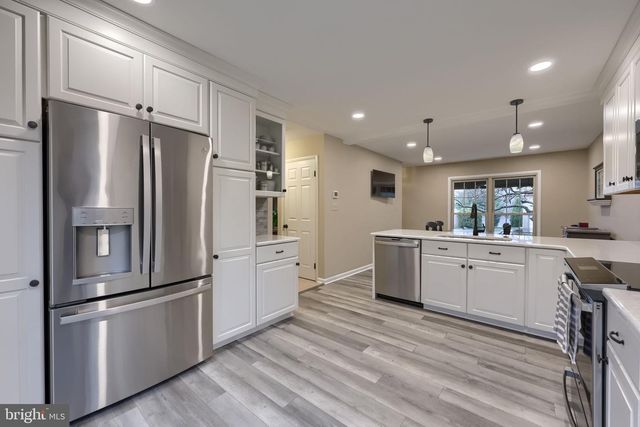 34 EAGLE LN, Reading, PA 19607