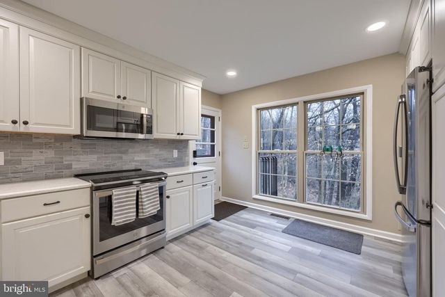 34 EAGLE LN, Reading, PA 19607