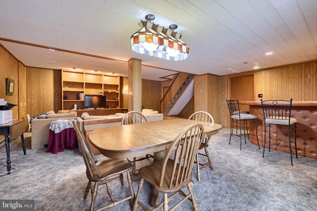 34 EAGLE LN, Reading, PA 19607