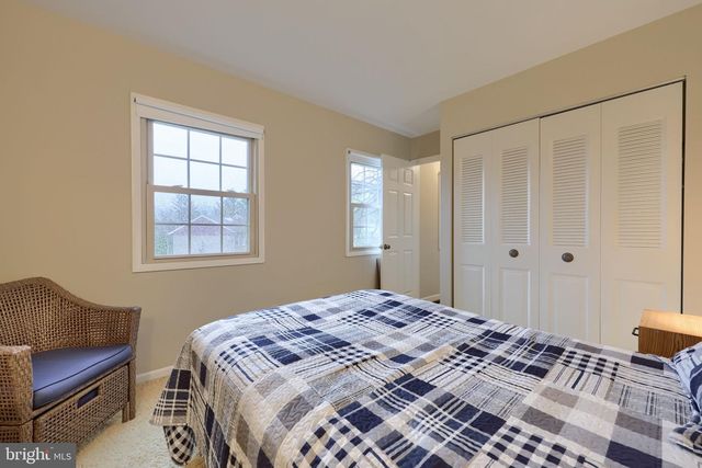 34 EAGLE LN, Reading, PA 19607