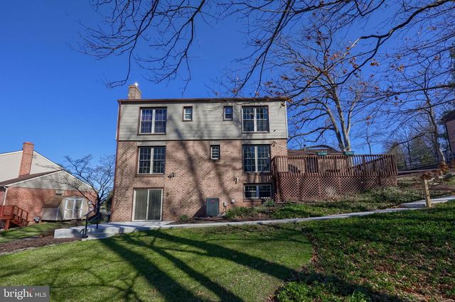 34 EAGLE LN, Reading, PA 19607