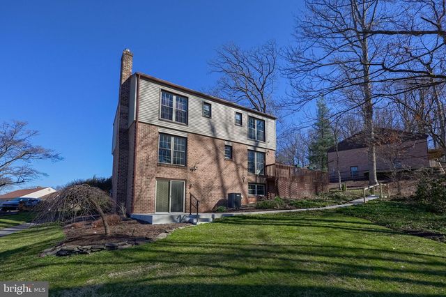 34 EAGLE LN, Reading, PA 19607