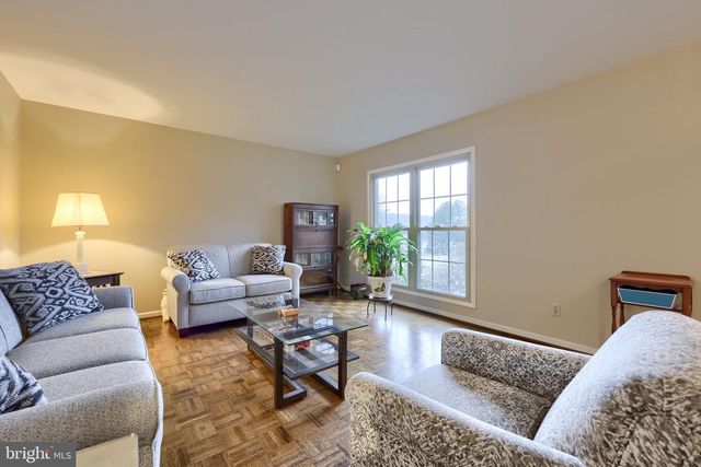 34 EAGLE LN, Reading, PA 19607