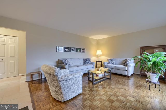 34 EAGLE LN, Reading, PA 19607