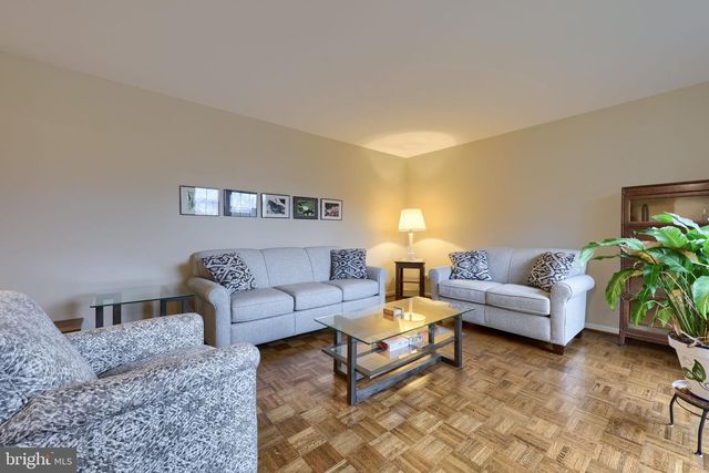 34 EAGLE LN, Reading, PA 19607