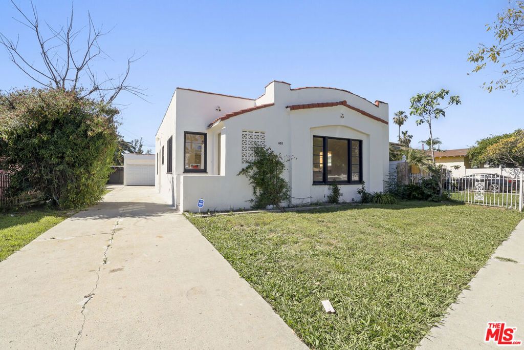 Image 1 of property listing at 805 S Crane Avenue, Compton, CA 90221