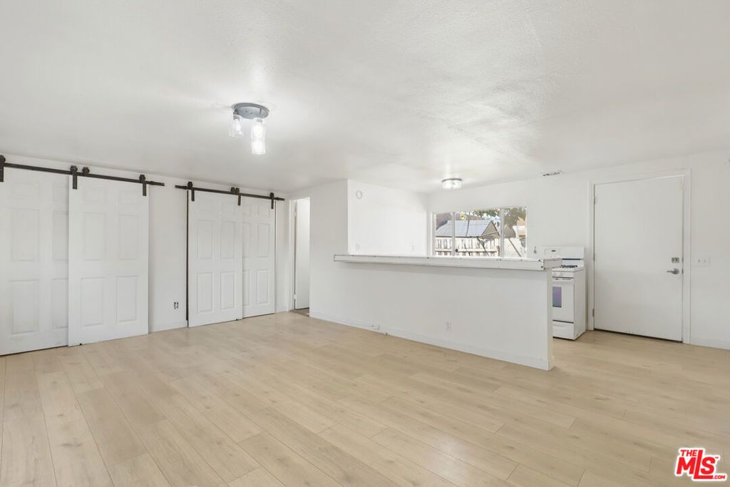 Image 14 of property listing at 805 S Crane Avenue, Compton, CA 90221