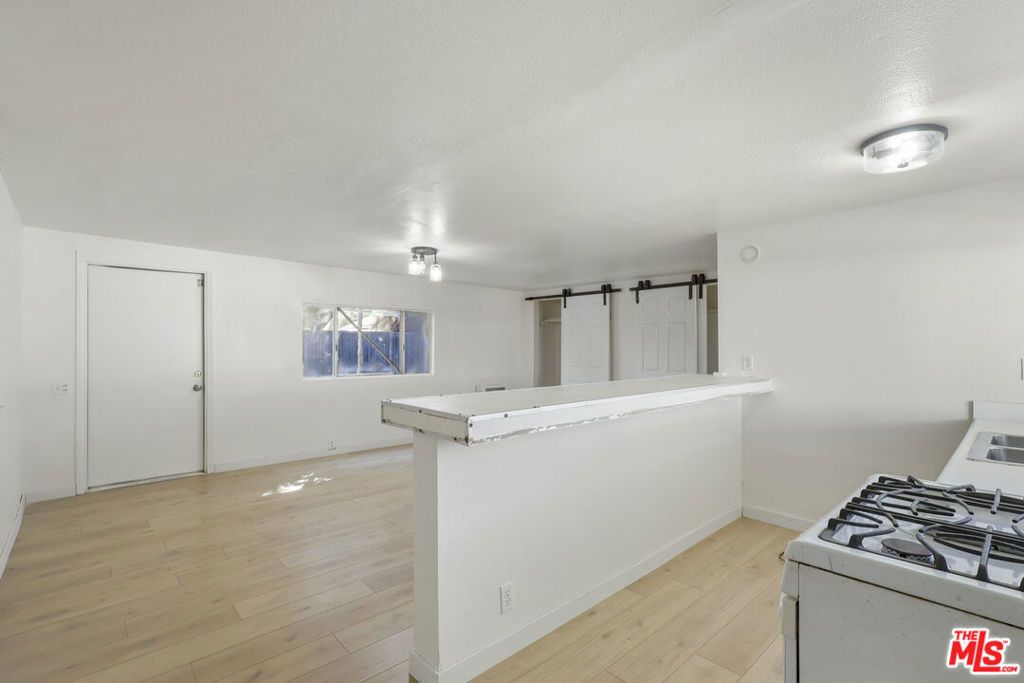 Image 16 of property listing at 805 S Crane Avenue, Compton, CA 90221