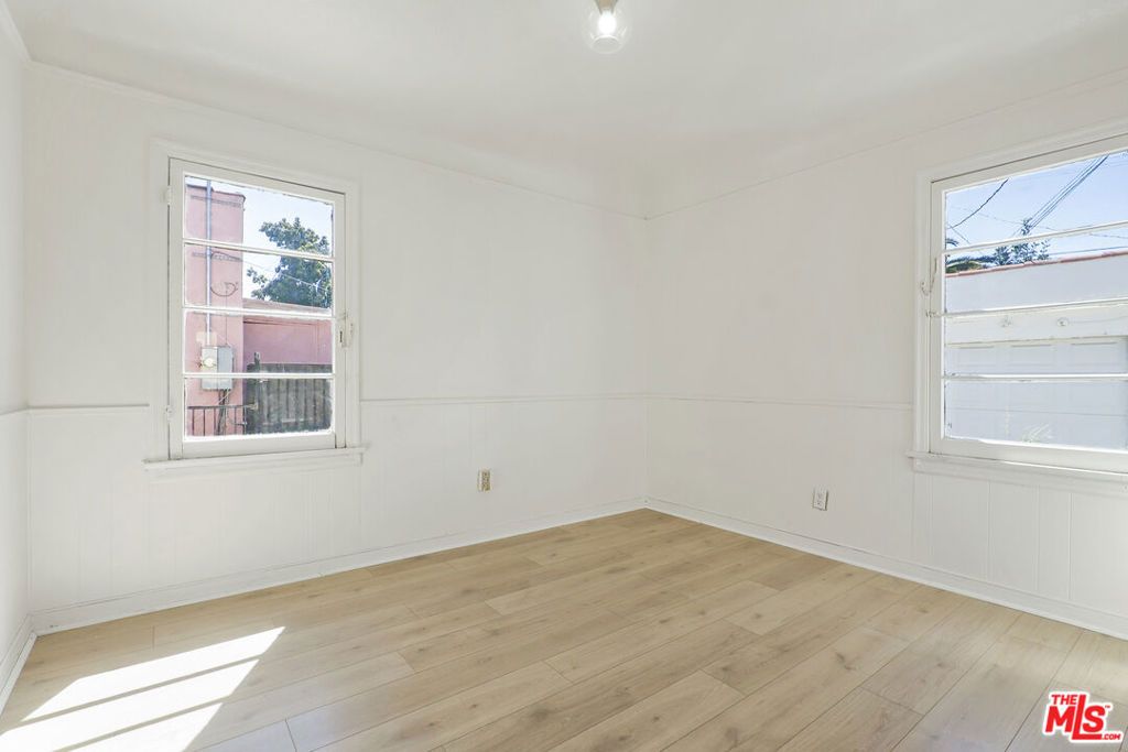 Image 17 of property listing at 805 S Crane Avenue, Compton, CA 90221