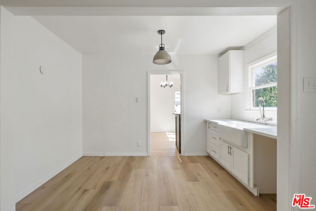 Image 22 of property listing at 805 S Crane Avenue, Compton, CA 90221