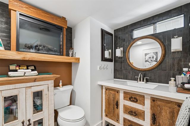 1915 SEMINOLE BOULEVARD 140, Largo, FL 33778