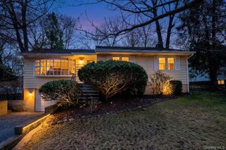 67 Duell Road, White Plains, NY 10603