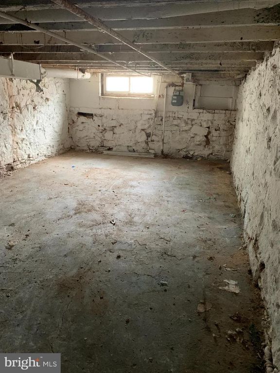 Image 10 of property listing at 542 BRUNSWICK ST, Baltimore, MD 21223