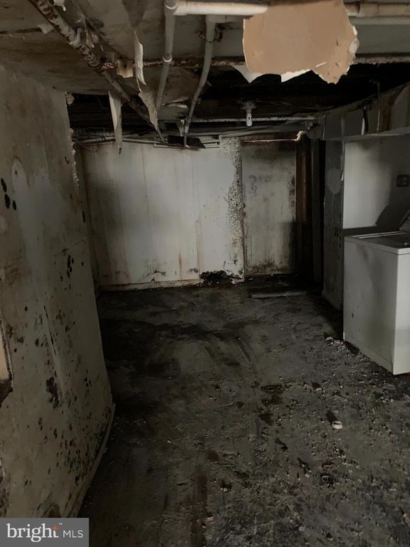 Image 13 of property listing at 542 BRUNSWICK ST, Baltimore, MD 21223