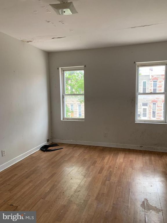 Image 9 of property listing at 542 BRUNSWICK ST, Baltimore, MD 21223