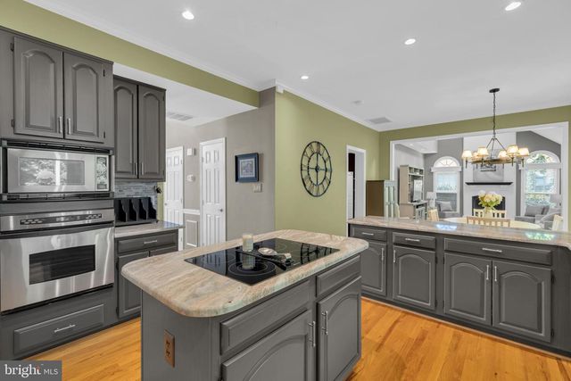 8323 ARGENT CIR, Fairfax Station, VA 22039