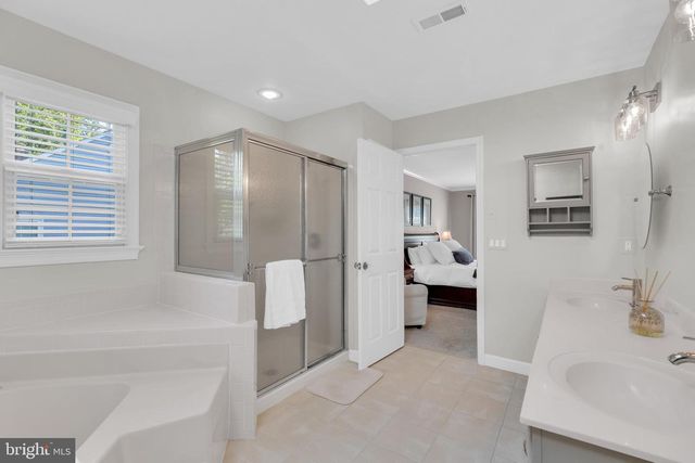 8323 ARGENT CIR, Fairfax Station, VA 22039