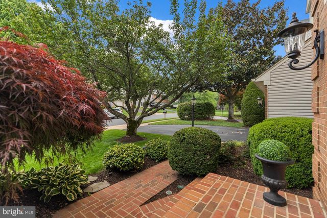 8323 ARGENT CIR, Fairfax Station, VA 22039