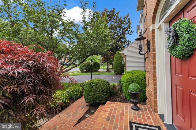 8323 ARGENT CIR, Fairfax Station, VA 22039