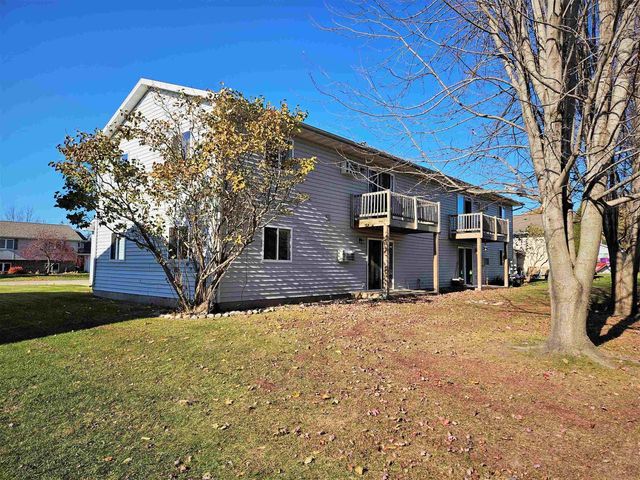 280 WINTERGREEN DRIVE, Omro, WI 54963