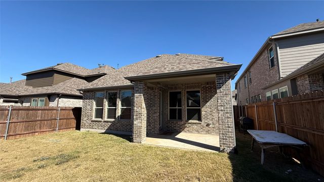 216 Haystack Drive, Van Alstyne, TX 75495