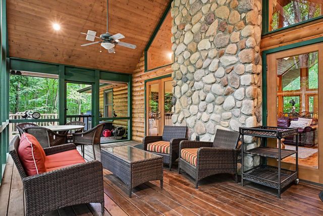 14300 Wildwood Lane, Harbert, MI 49125