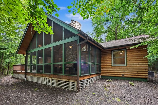 14300 Wildwood Lane, Harbert, MI 49125