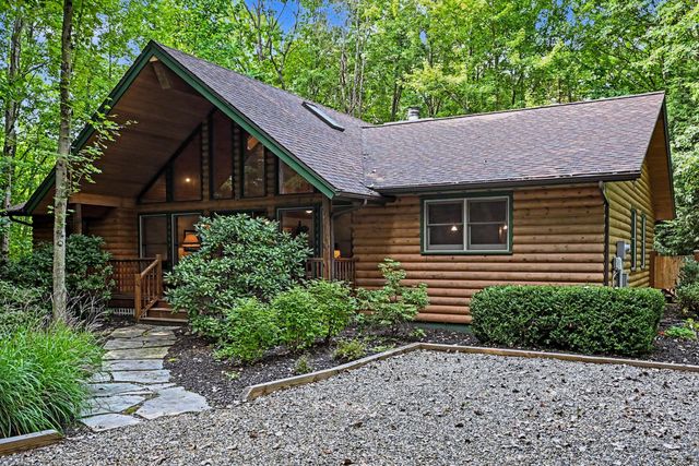 14300 Wildwood Lane, Harbert, MI 49125