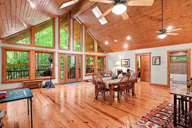 14300 Wildwood Lane, Harbert, MI 49125