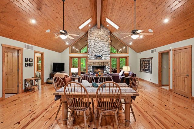 14300 Wildwood Lane, Harbert, MI 49125