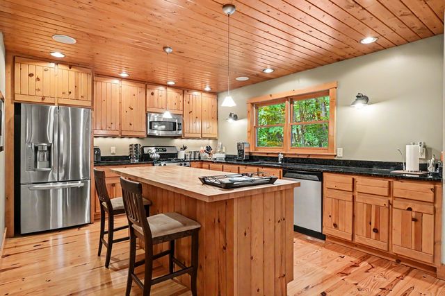 14300 Wildwood Lane, Harbert, MI 49125