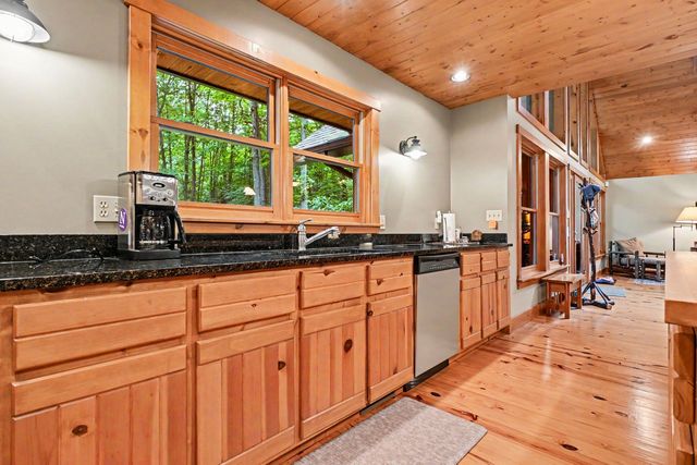 14300 Wildwood Lane, Harbert, MI 49125