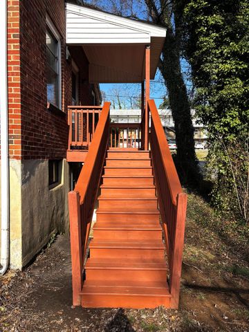 2501 Liberty RD, Roanoke, VA 24012