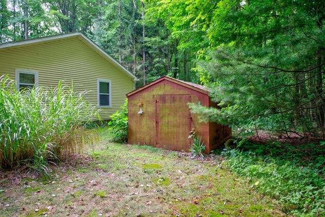 18 72nd Street, Casco Twp, MI 49090