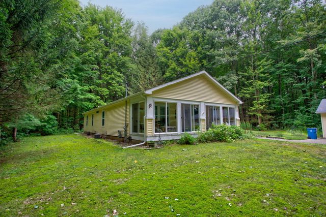18 72nd Street, Casco Twp, MI 49090