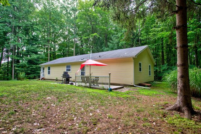 18 72nd Street, Casco Twp, MI 49090