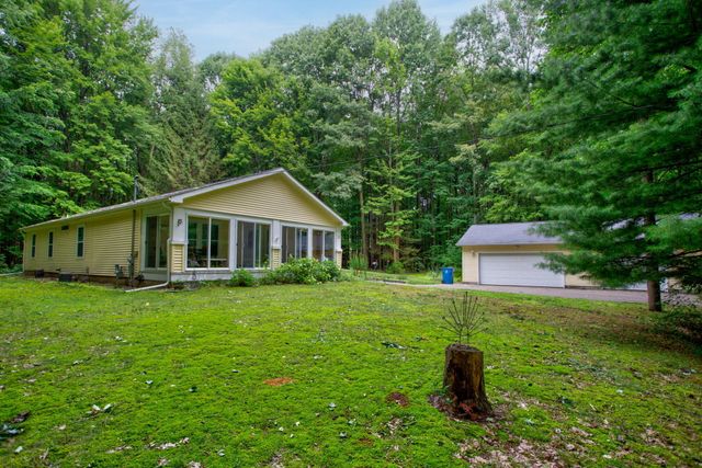 18 72nd Street, Casco Twp, MI 49090