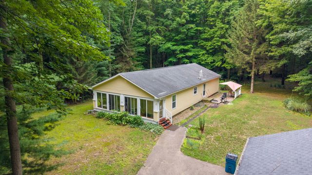 18 72nd Street, Casco Twp, MI 49090