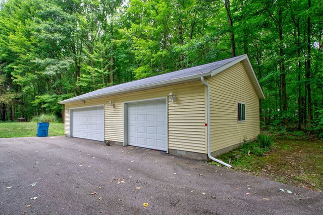 18 72nd Street, Casco Twp, MI 49090