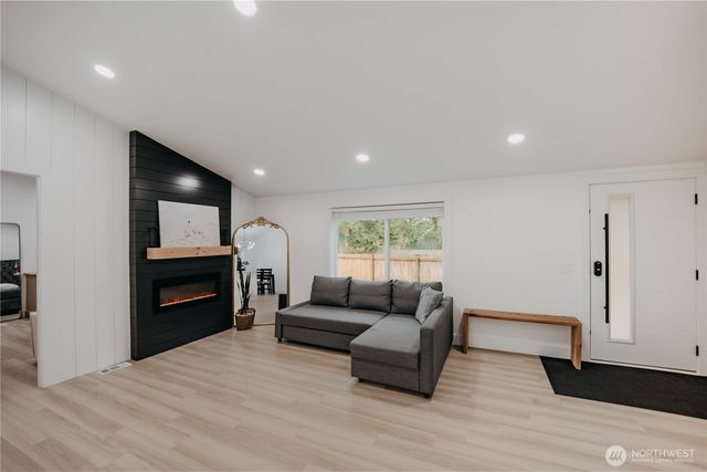 7936 Chisholm Trail, Maple Falls, WA 98266