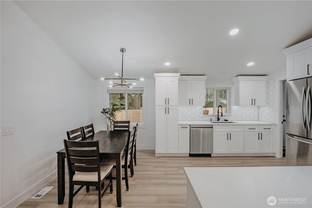 7936 Chisholm Trail, Maple Falls, WA 98266