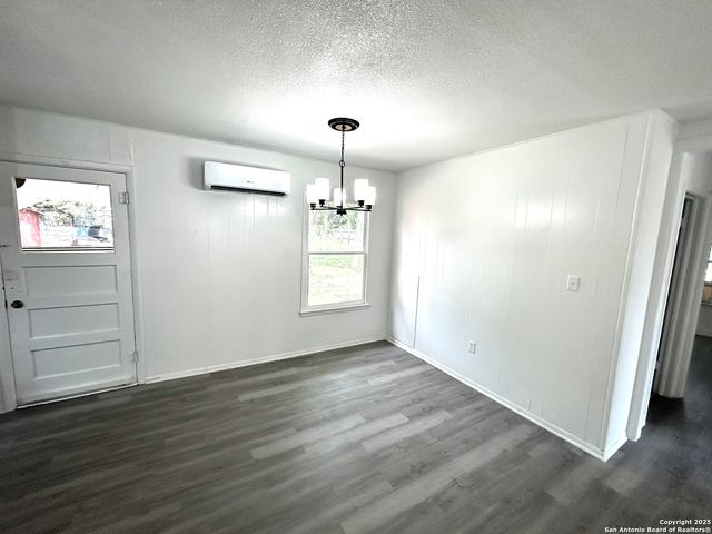 1506 N Avenue E, Beeville, TX 78102