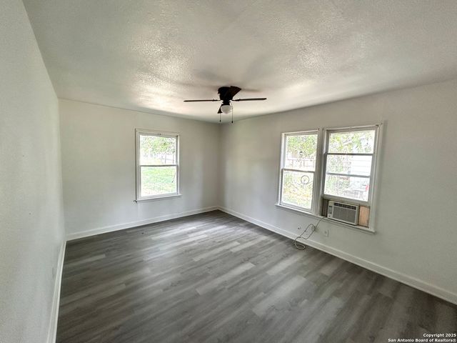 1506 N Avenue E, Beeville, TX 78102