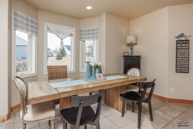 6815 MEDINAH CT, Rapid City, SD 57702